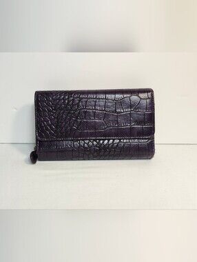 Hato Hasi Croc-Embossed Purple Faux  Leather Clutch Wallet